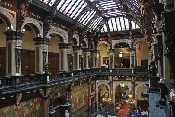 interieur van het stadhuis van Antwerpen 