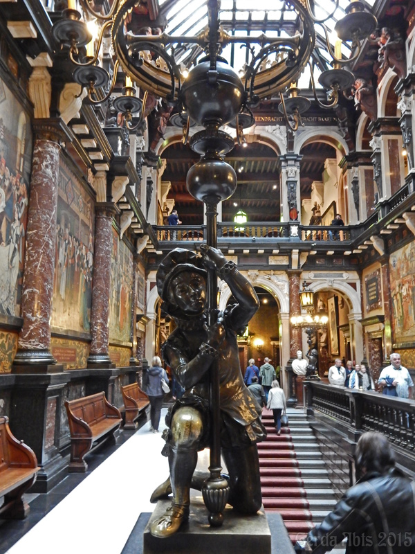 Het stadhuis van Antwerpen bezichtigd op een opendeurdag