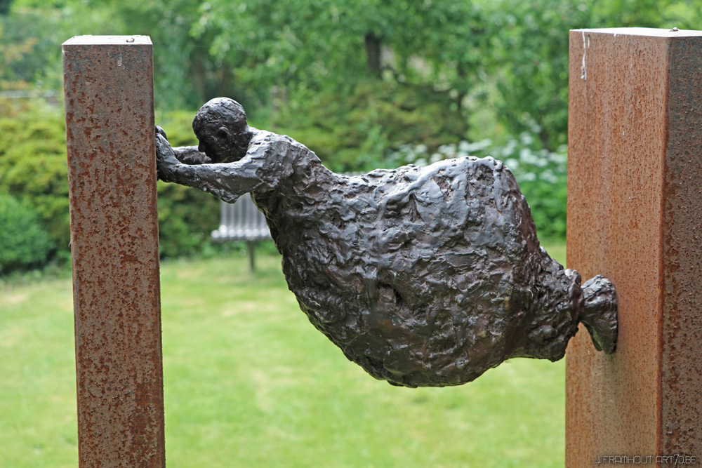 sculpturen in de tuin van het Kunstcentrum Hellemans, Edegem, 