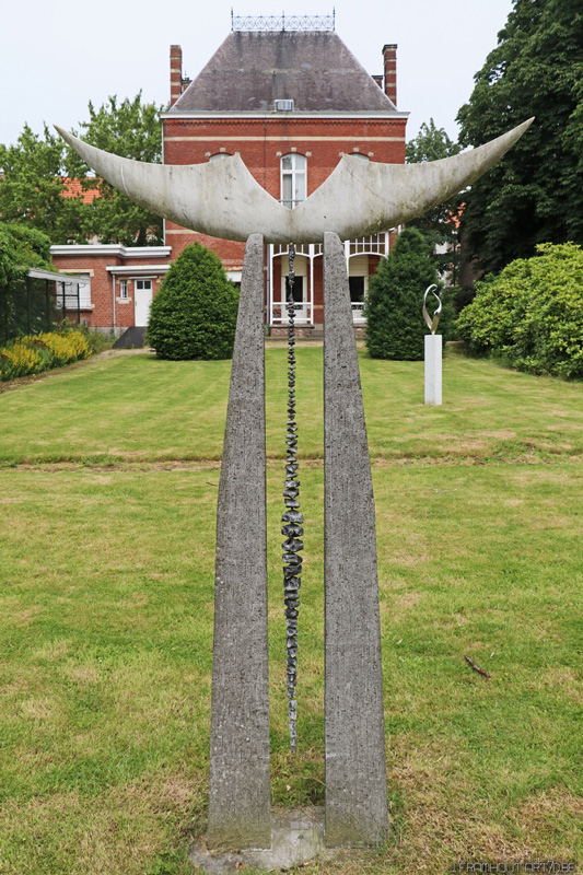 sculpturen in de tuin van het Kunstcentrum Hellemans, Edegem, 