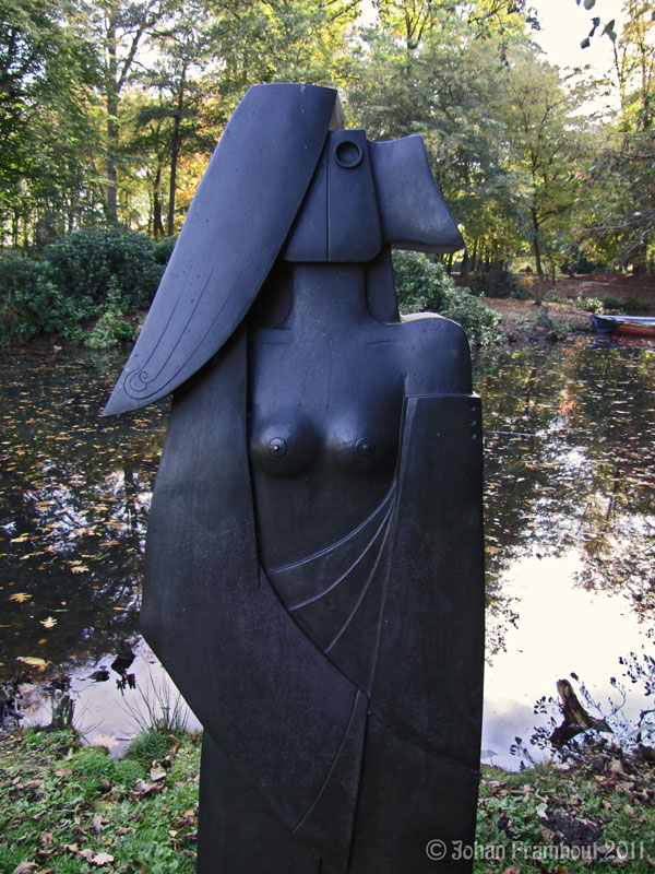 Art7d.be, Art in Belgium, Photos from sculptures in the Middelheim park in Antwerp, page 1, Autumn